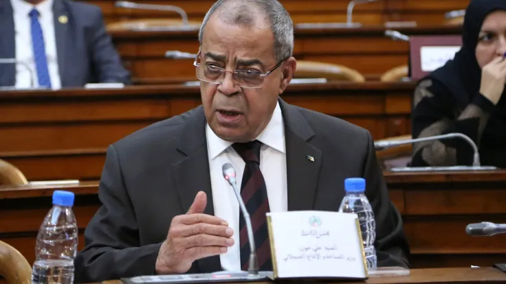 الوزير الجزائري علي عون يحكم عليه بالسجن 5 سنوات بتهمة الفساد