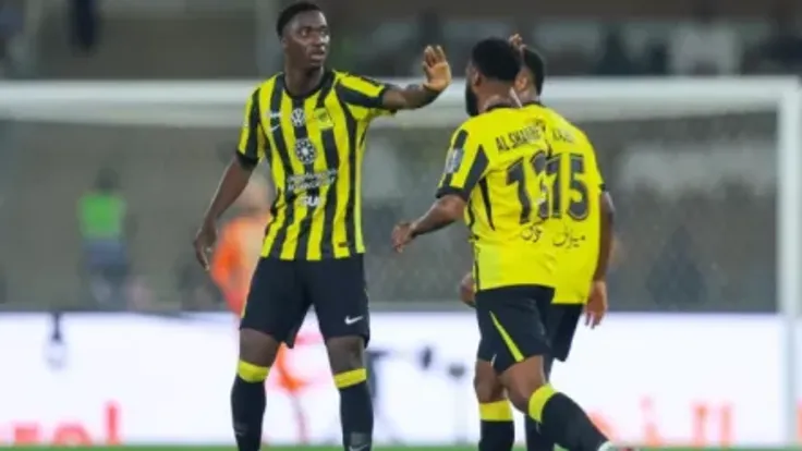 ماجد هود يحدد موعد عودة محمدو دومبيا إلى تدريبات الاتحاد في ديسمبر
