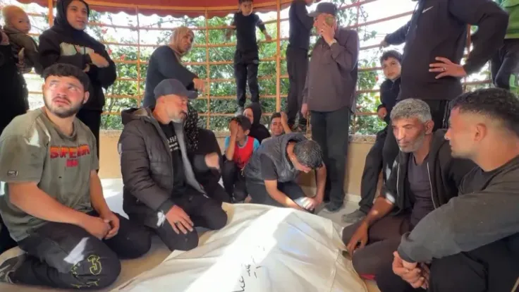 نقص المقابر في غزة يفاقم مأساة الموت: دفن جماعي وعشوائي