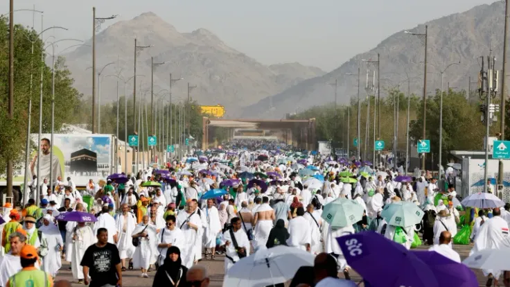 مشاهد مهيبة يوم عرفة.. الحجاج يؤدون الركن الأعظم في جو إيماني عارم