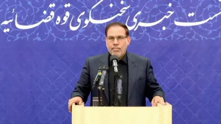 إيران تقاضي أمريكا وإسرائيل أمام المحافل الدولية وتتهم 300 إعلامي بـ"الإفساد في الأرض
