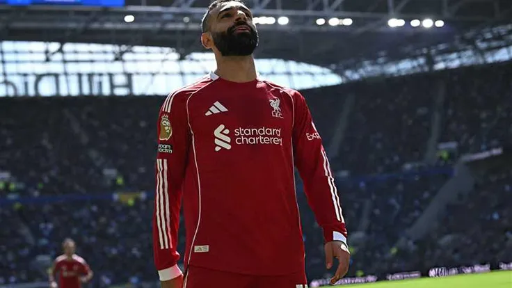 واين روني ينتقد لاعبي ليفربول لتفضيل وداع صلاح وروبرتسون على الفريق