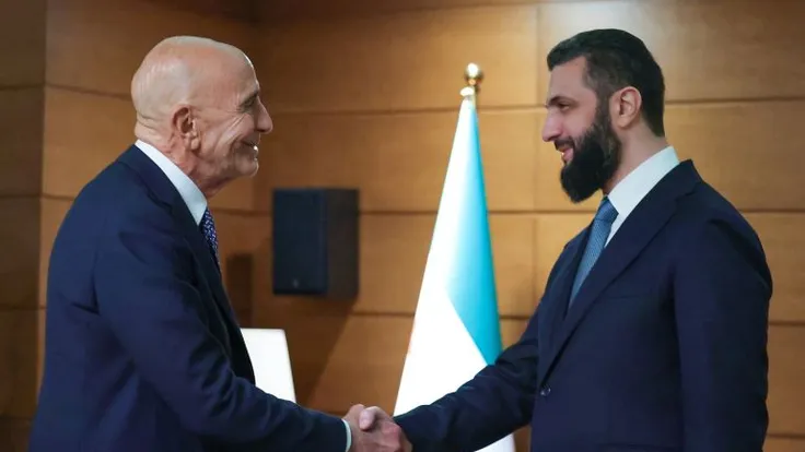 الرئيس السوري أحمد الشرع يلتقي المبعوث الأمريكي توم براك بعد انسحاب القوات الأمريكية