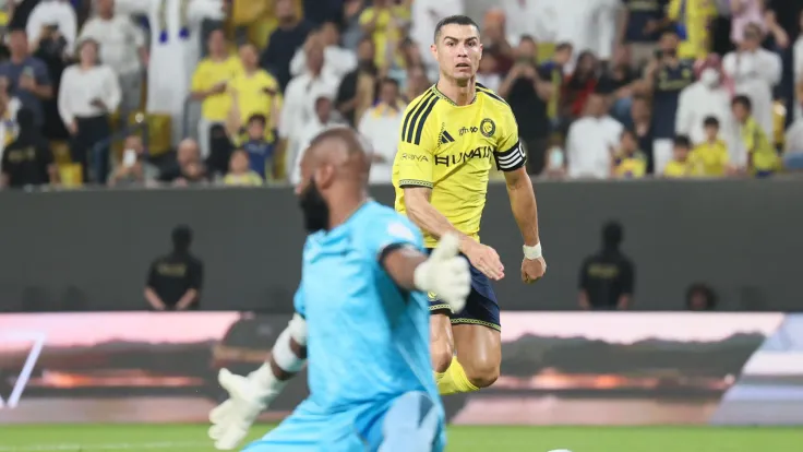 وليد عبدالله يصف صداقة قوية مع رونالدو بعد فوز النصر على الدرعية