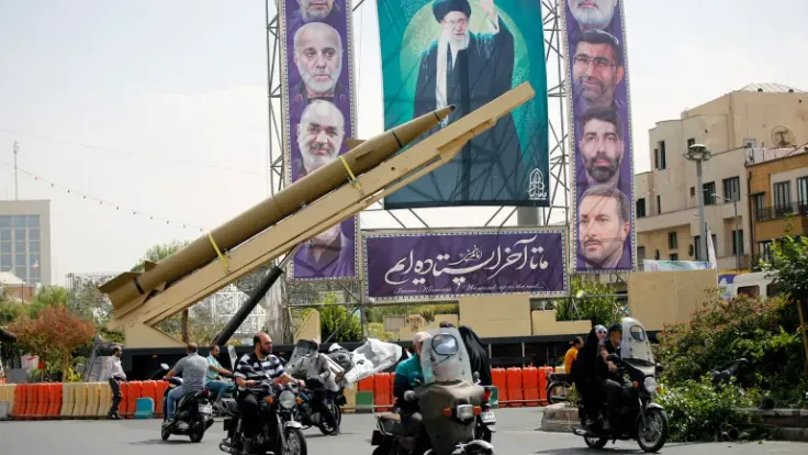 ما بقي لدى طهران من ترسانة الحرب ومضيق هرمز