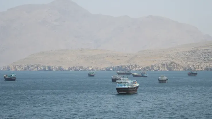 إيران تعلن عن آلية جديدة لمرور السفن بمضيق هرمز: الخبراء يعتبرونها غير قانونية
