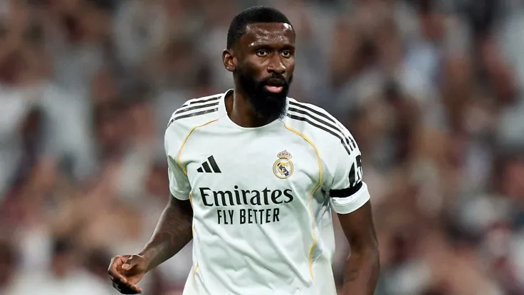 أنطونيو روديجر يظل مع ريال مدريد لمدة عام إضافي