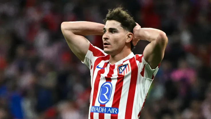 برشلونة يتلقى إشعاراً رسمياً بشأن شكاوى أتلتيكو مدريد على جوليان ألفاريز