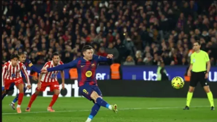 الهلال يعرض ٩٠ مليون يورو لليفاندوفسكي لتجديده مع برشلونة
