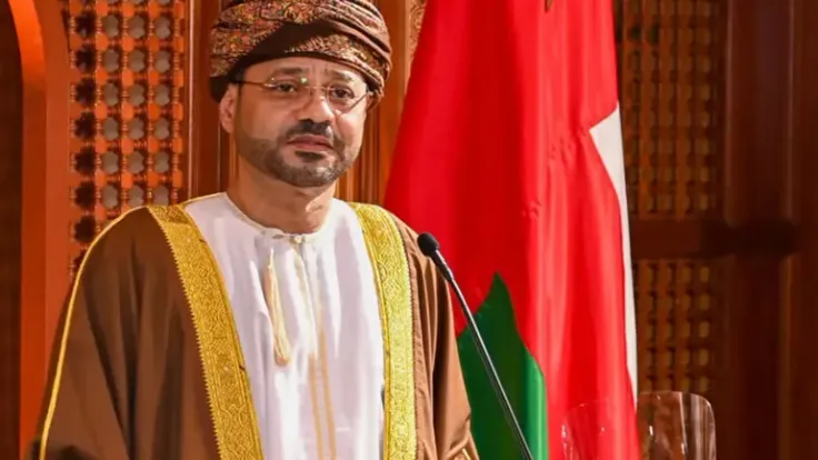 وزير الخارجية العماني يُشيد بمسيرة الأمير الراحل ويُعزز تراث قطر الإنساني