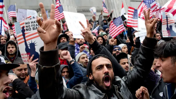 قاض أمريكي يمنع ترحيل 3 آلاف لاجئ يمني بقرار من إدارة ترمب