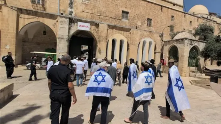 مستوطنون يخططون لرفع العلم الإسرائيلي بالأقصى في يوم الاستقلال