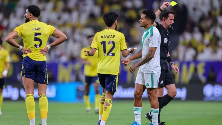 إصابة ويندرسون جالينو في الكلاسيكو السعودي تثير القلق في صفوف الأهلي
