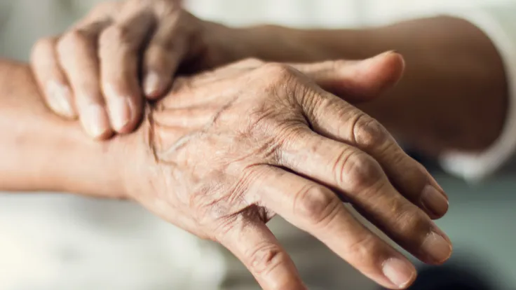 بصمة أمعاء تكشف خطر باركنسون قبل سنوات – دراسة رائدة