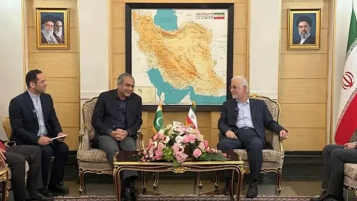 وزير الداخلية الباكستاني يناقش في طهران جهود الوساطة لإنهاء الجمود بين إيران وأمريكا