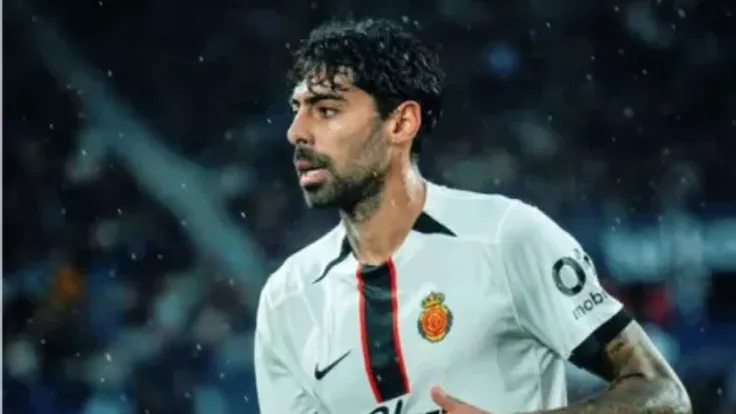النصر يوقع مع سامو كوستا لتعزيز وسطه بعد رحيل بروزوفيتش
