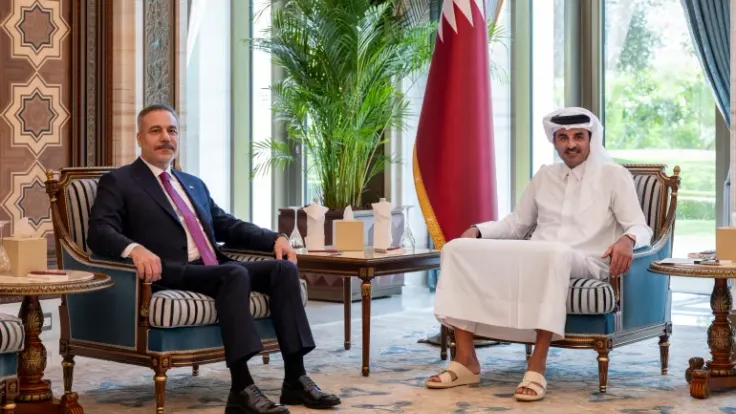 أمير قطر ووزير الخارجية التركي يبحثان خفض التصعيد في المنطقة