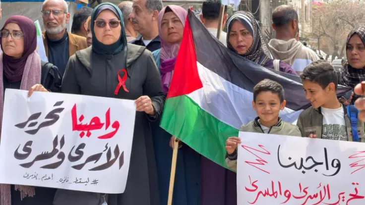 تعذيب وحشي ممنهج.. الأسرى الفلسطينيون في سجون الاحتلال