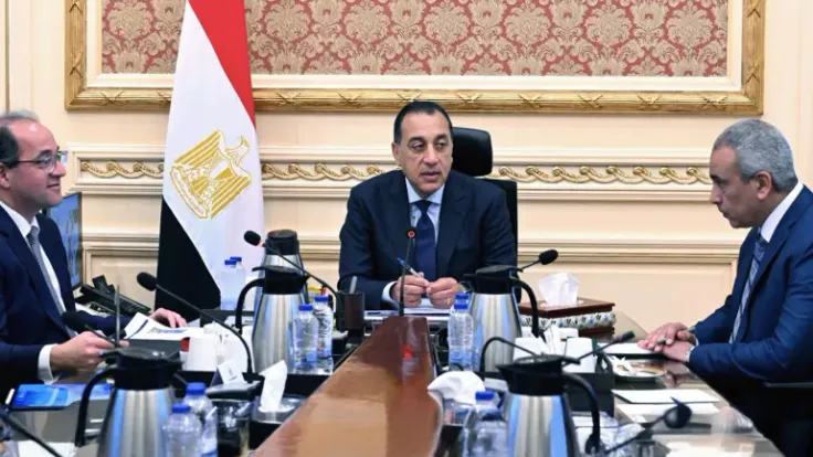 مصر تبدأ التحول للسيارات الكهربائية لتقليل فاتورة الطاقة