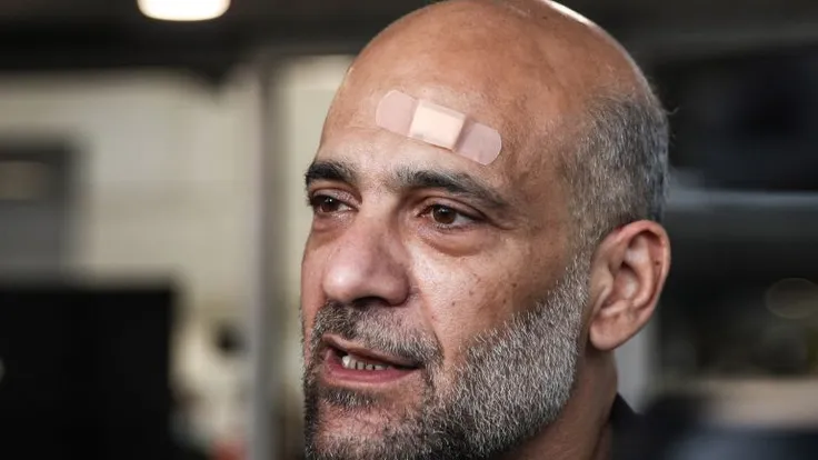 فرنسا تبدأ إجراءات ترحيل الناشط الفلسطيني رامي شعث بتصنيف تهديد خطير