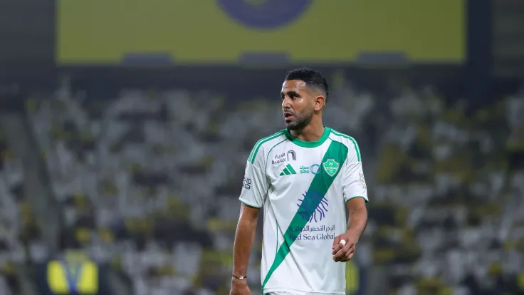 الأهلي يتقدم على الفتح بفضل لمسة جزائرية وهدف إيفان توني