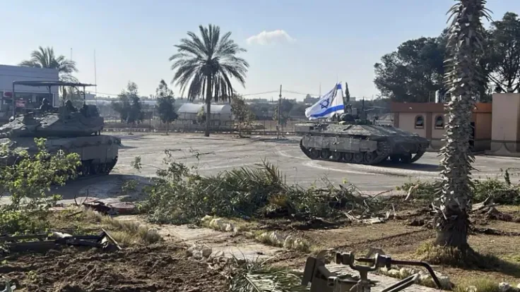 إسرائيل تعلن إغلاق معبر رفح وتوقف إجلاء المرضى