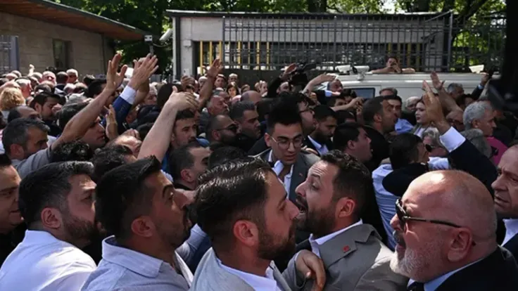 حزب الشعب الجمهوري التركي على مفترق طرق: هل يؤدي الصراع إلى الانشطار؟