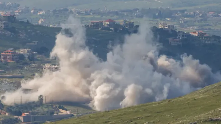 غارات إسرائيلية مكثفة على جنوب لبنان: 11 قتيلا و74 جريحا