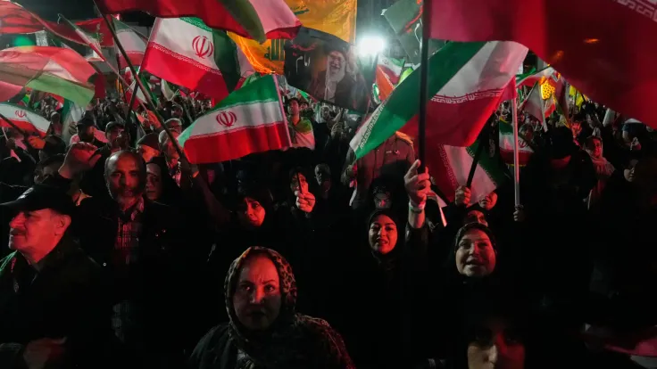 إيران تؤكد انتصارها بعد الحرب وتعزز موقفها ضد العقوبات