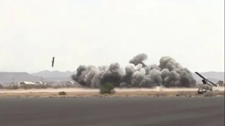 صور أقمار صناعية تظهر آثار القصف على مطار صنعاء الدولي