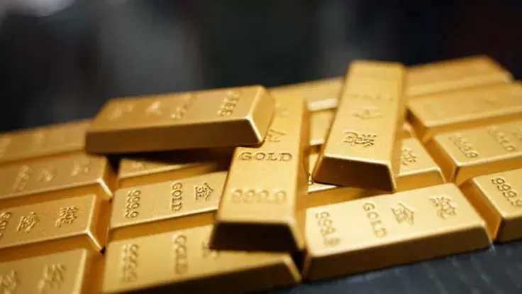 الذهب يتأرجح بين الارتفاع والانخفاض مع تطورات الحرب التجارية