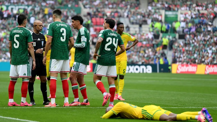 معايير المونديال تضع 182 لاعبًا من البريميرليج في مأزق