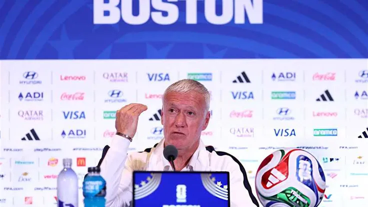 ديشامب يطمئن: الحكم الأرجنتيني لا يثير قلقًا قبل ربع نهائي كأس العالم ٢٠٢٦