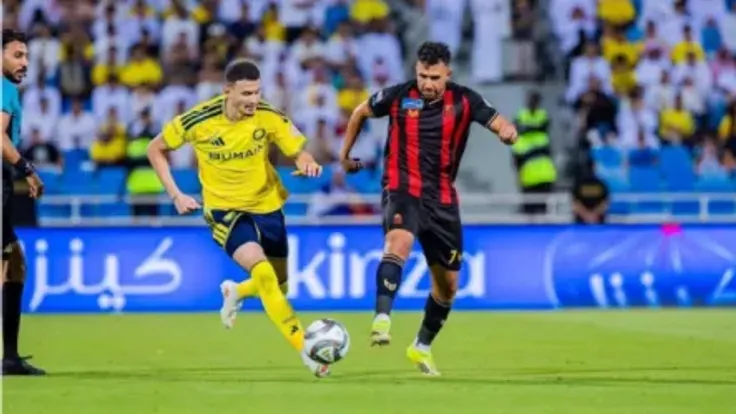 إصابة محمود حسن تريزيجيه في لقاء الرياض والخليج وتبعاتها