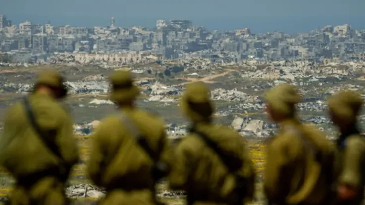 ضابط إسرائيلي يخترق منظومة التفتيش لدخول غزة ببضائع مهربة