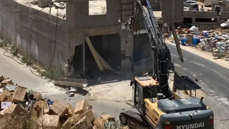 الاحتلال يهدم منازل فلسطينية بالضفة الغربية