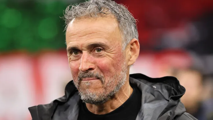 إنريكي يثني على دفاع باريس سان جيرمان ويتأهل لنهائي الأبطال