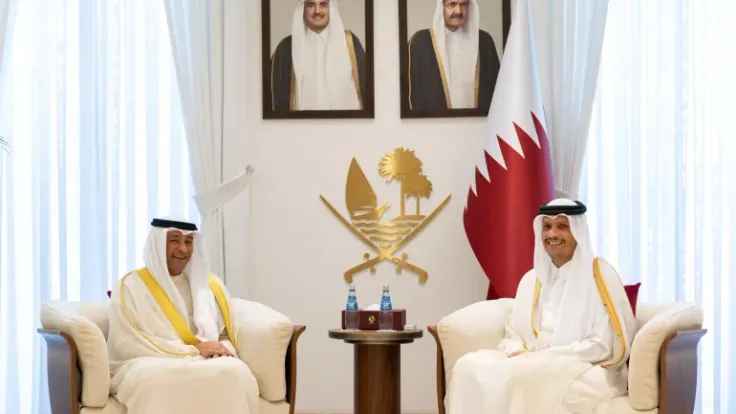استقبال رئيس الوزراء القطري الأمين العام لمجلس التعاون الخليجي: مناقشات تعزيز التعاون الخليجي