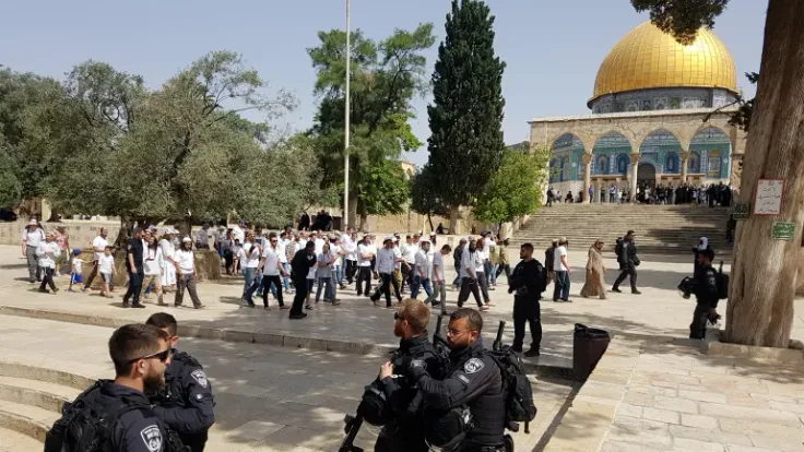إسرائيل تفرض وقائع جديدة في المسجد الأقصى وتهدد بالتقسيم الزماني والمكاني