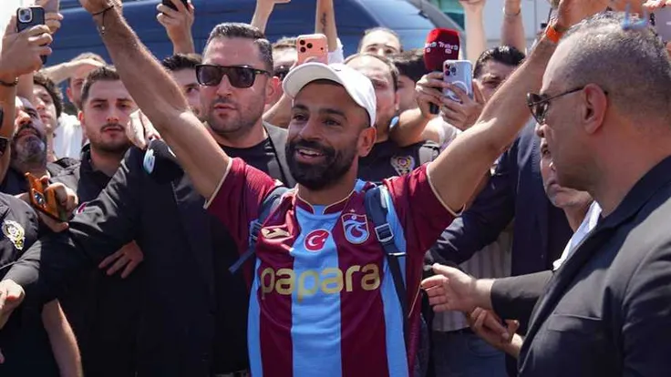 طرابزون سبور يعلن موعد وصول محمد صلاح إلى تركيا