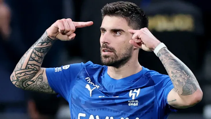 الهلال يعلن اتخاذ إجراءات رسمية بعد استفزاز روبن نيفيش في مباراة التعاون