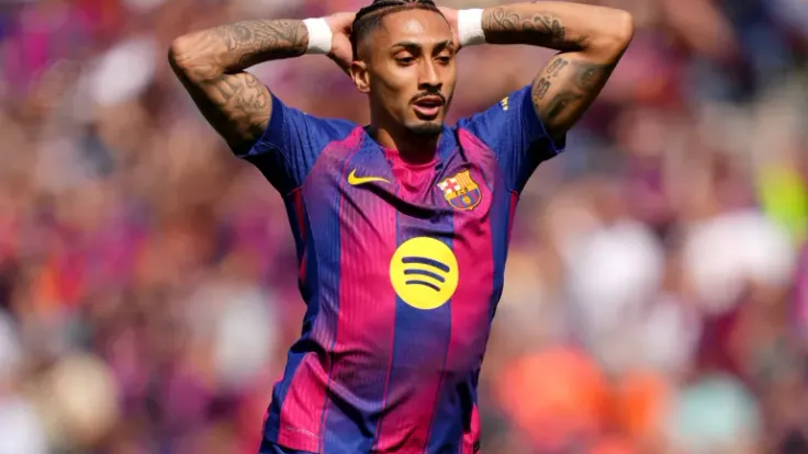 برشلونة يتهم التحكيم بالسرقة بعد إقصاء دوري الأبطال