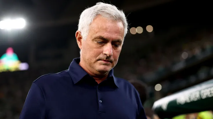 مورينيو ينتقد سذاجة لاعبي ريال مدريد بعد هزيمة 1-0 أمام بيتيس