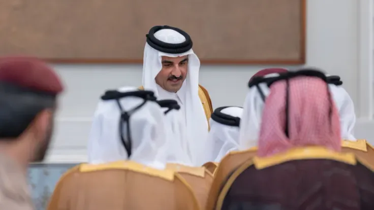 أمير قطر يستقبل معزين الوفاة في قصر لوسيل: مراسم تعزية دولية