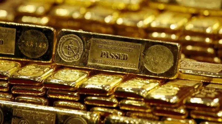ارتفاع الذهب وانخفاض الدولار بعد فتح هرمز