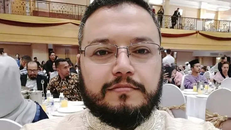 عائلة ناشط فلسطيني تطعن في قانونية توقيفه في إندونيسيا وتسليمه إلى قبرص