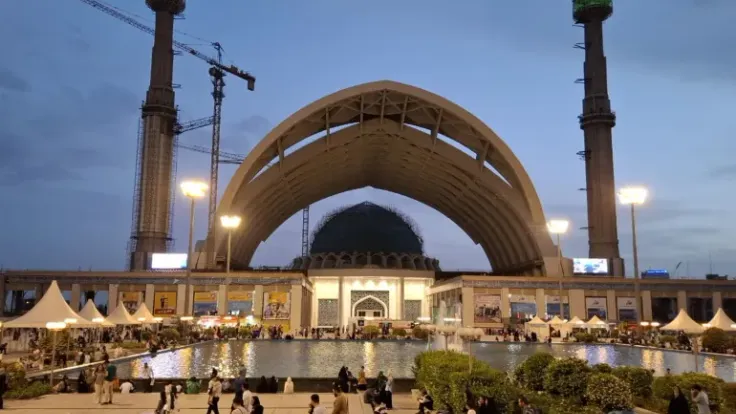 الحرب على إيران: كيف أثرت على سوق العمل اليومي والعمال الإيرانيين