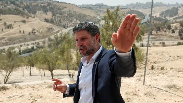 وزير المالية الإسرائيلي: الفلسطينيون جزء من "محور الشر" الإيراني ونتنياهو يدعم توسيع المستوطنات