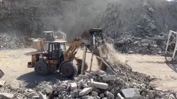 جهود إعادة إعمار غزة: تحويل الأنقاض إلى طرق واعدة