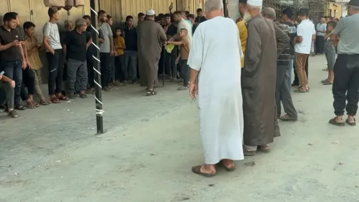 أزمة الجوع في غزة تتفاقم: طوابير شاقة والفقر ينهش العائلات